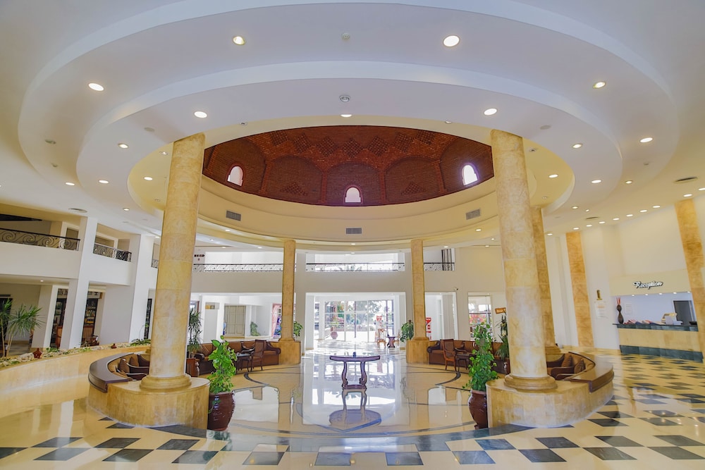 Blend Elphistone Resort - All inclusive — Hotel building in Marsa Alam, Red Sea