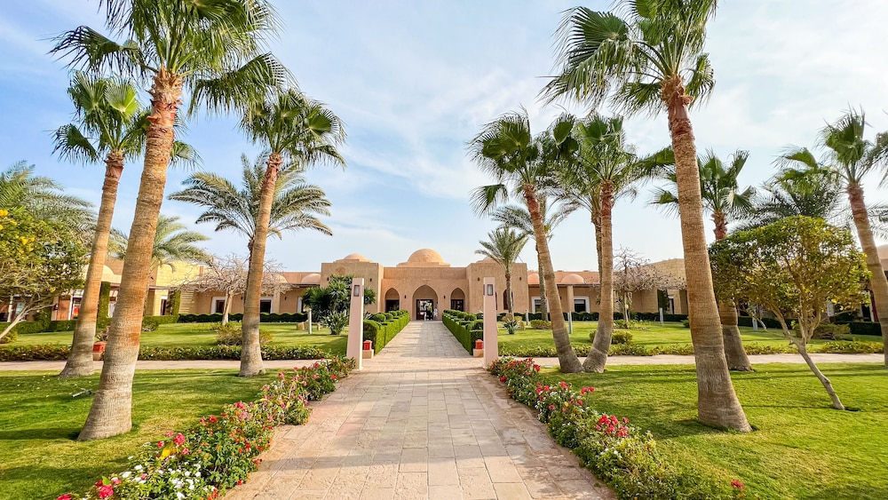 Gemma Resort — Hotel building in Marsa Alam, Red Sea