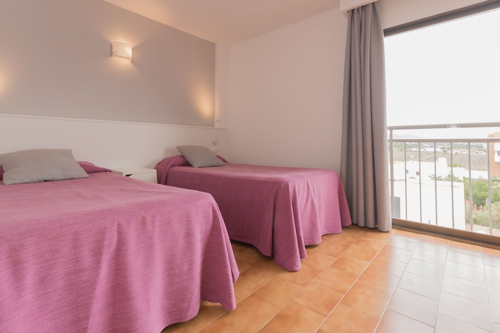 Orosol Apartments by Typic Hotels — Hotel rooms in San Antonio, Balearic Islands