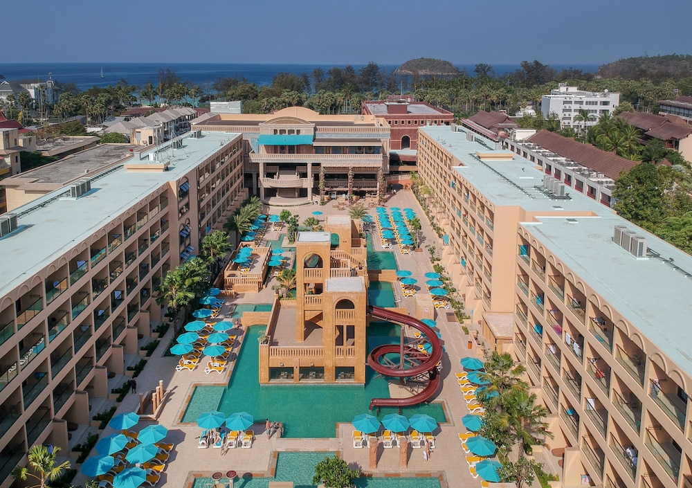 Pamookkoo Resort — Hotel building in Karon, Phuket Province