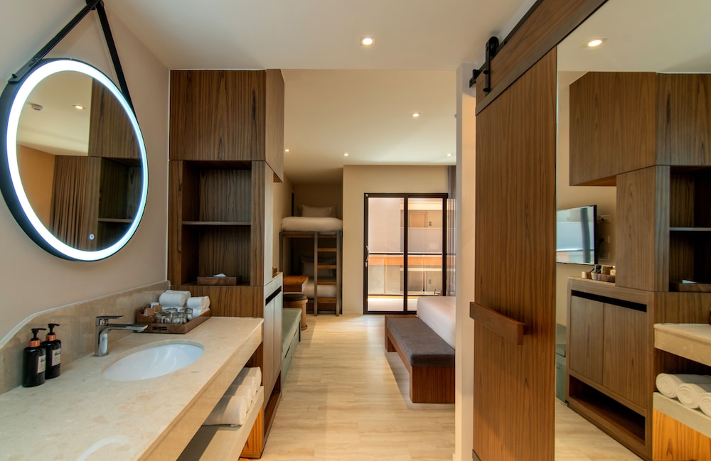 Pamookkoo Resort — Hotel rooms in Karon, Phuket Province