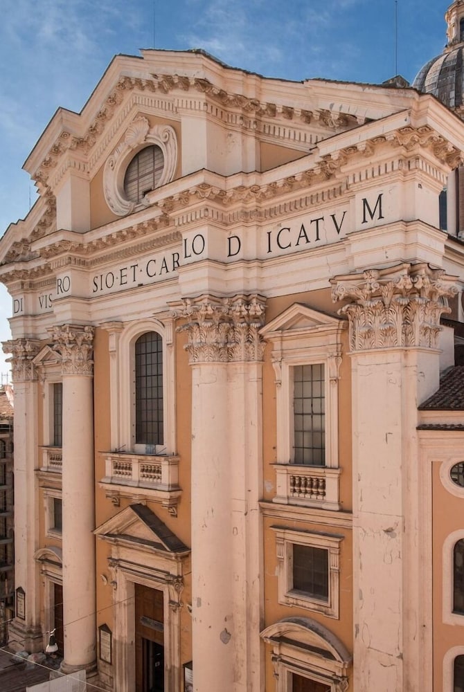 Hotel 55 Fifty five — Hotel building in Rome, Lazio