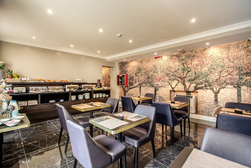 Hotel 55 Fifty five — Restaurant & bars in Rome, Lazio