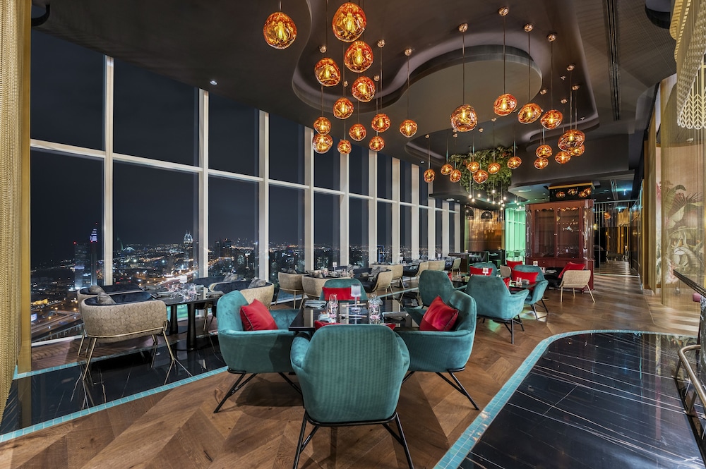 Taj Jumeirah Lakes Towers, Dubai — Restaurant in Dubai