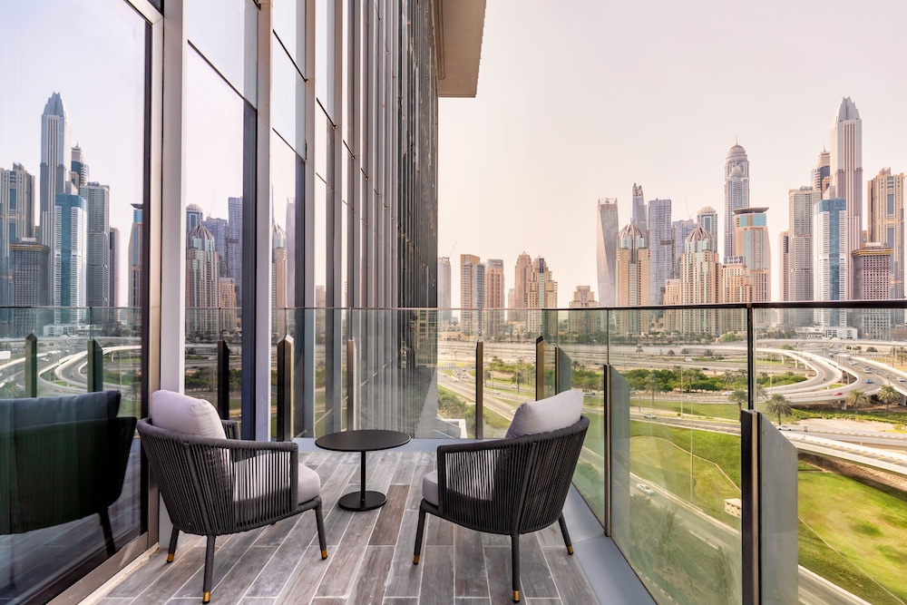 Taj Jumeirah Lakes Towers, Dubai — Rooms in Dubai