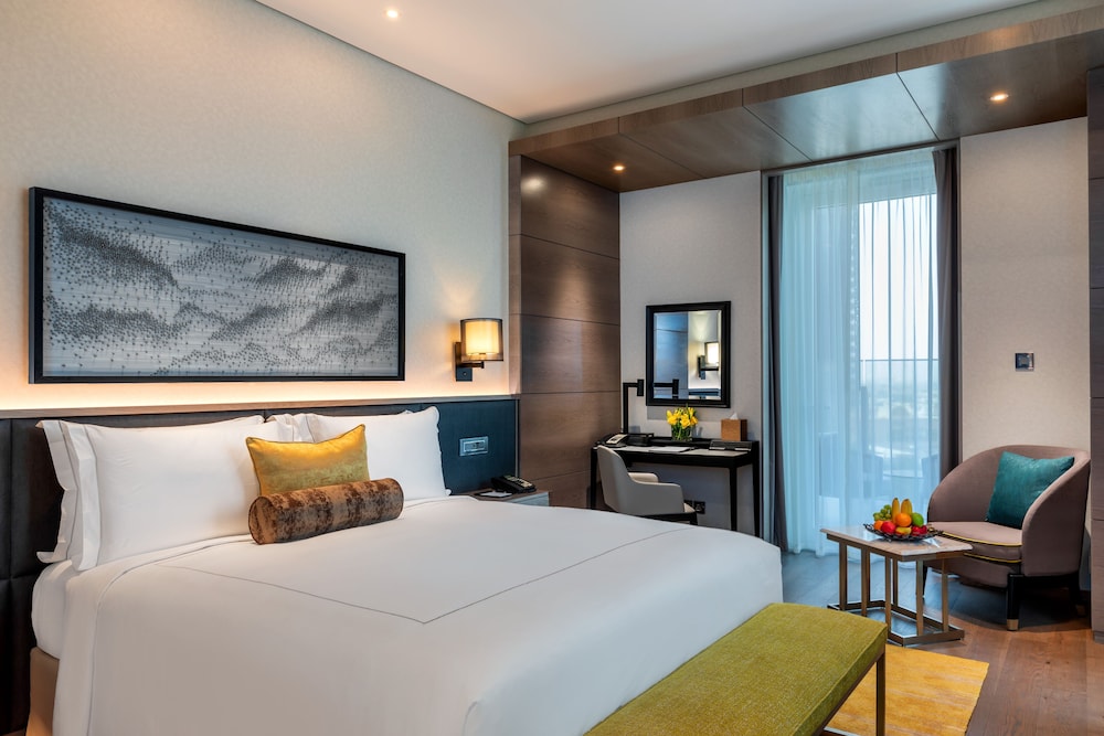 Taj Jumeirah Lakes Towers, Dubai — Rooms in Dubai