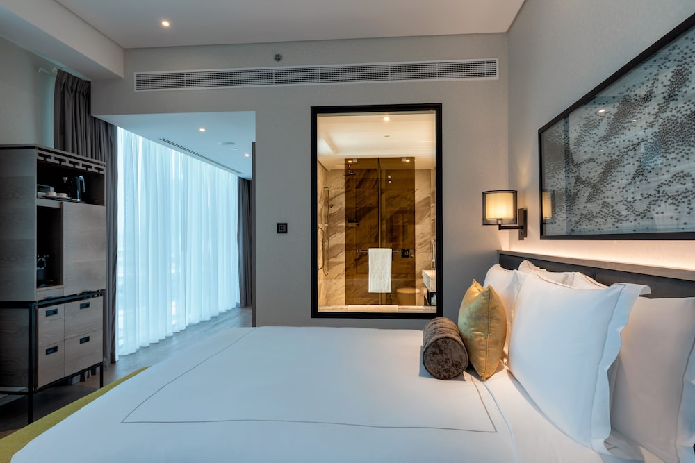 Taj Jumeirah Lakes Towers, Dubai — Rooms in Dubai