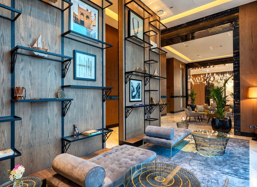 Taj Jumeirah Lakes Towers, Dubai — Shared spaces in Dubai