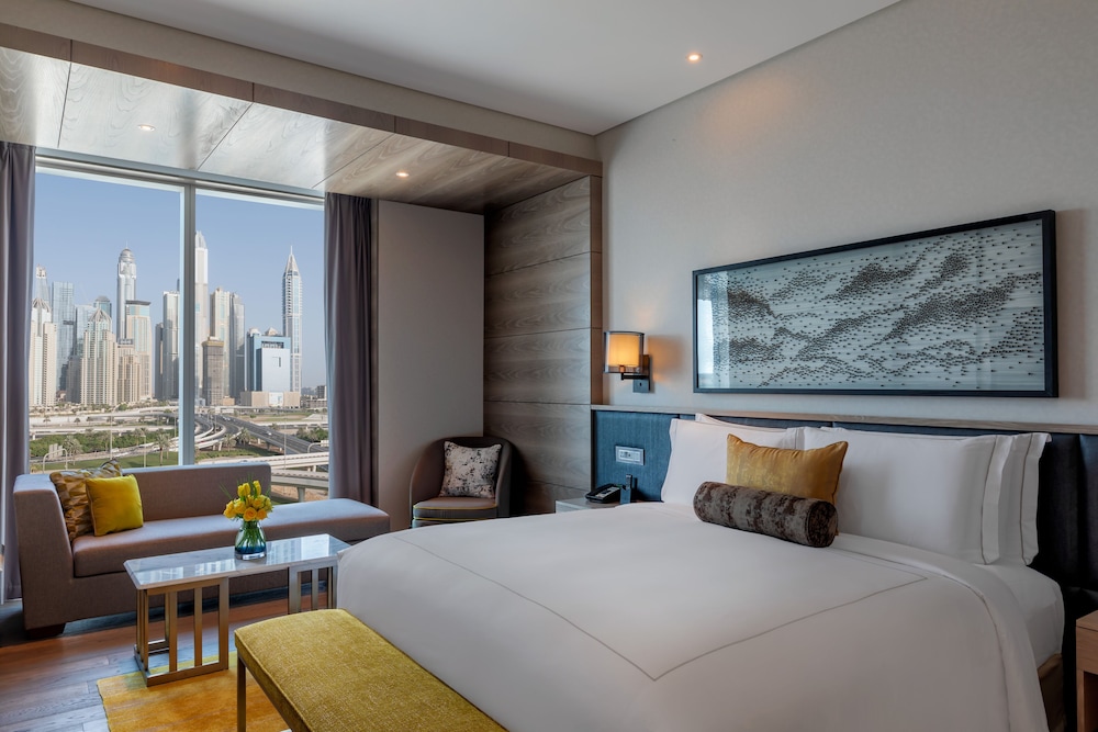 Taj Jumeirah Lakes Towers, Dubai — Rooms in Dubai
