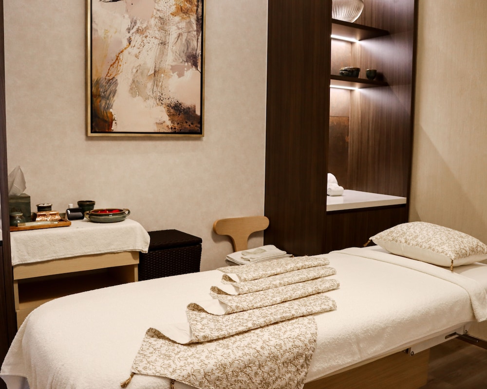 Taj Jumeirah Lakes Towers, Dubai — Facilities in Dubai