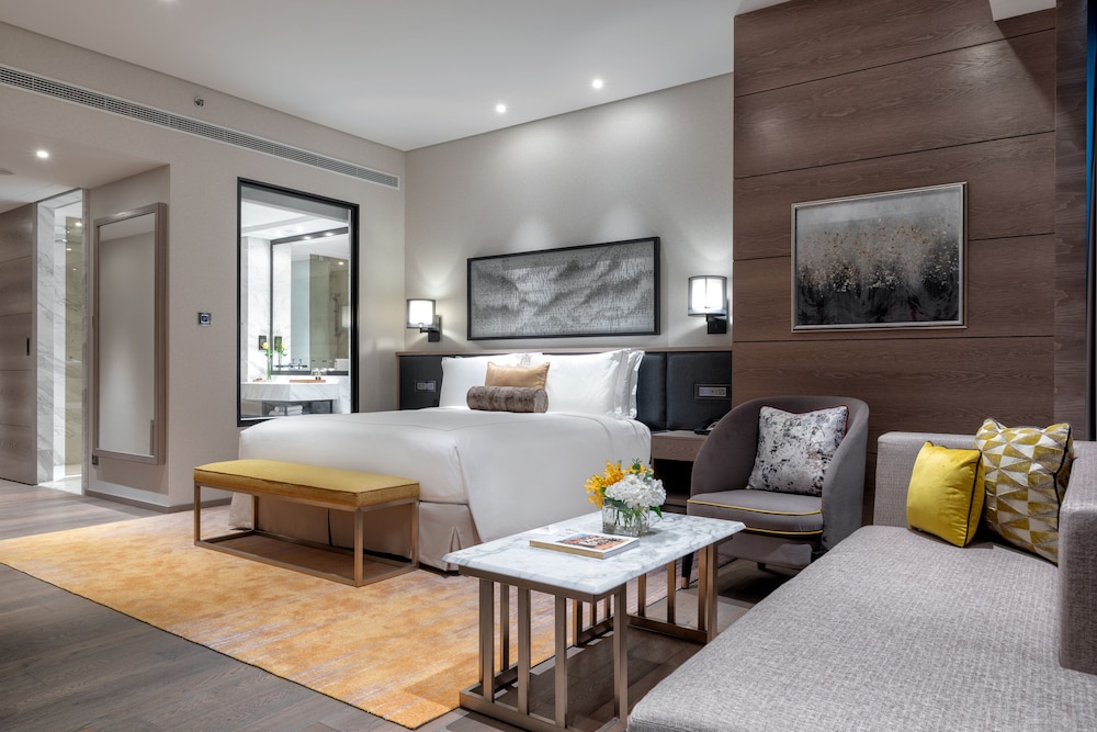 Taj Jumeirah Lakes Towers, Dubai — Rooms in Dubai