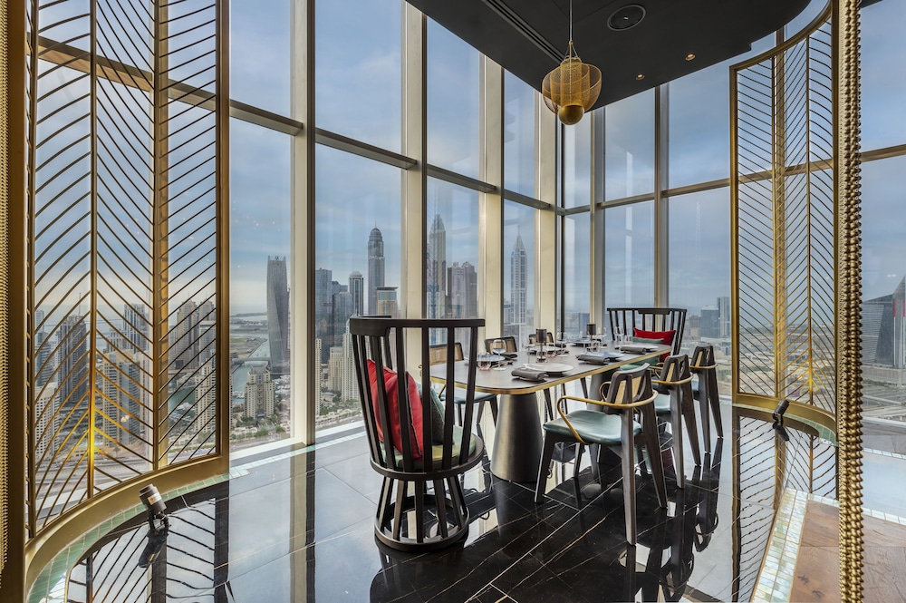 Taj Jumeirah Lakes Towers, Dubai — Restaurant in Dubai