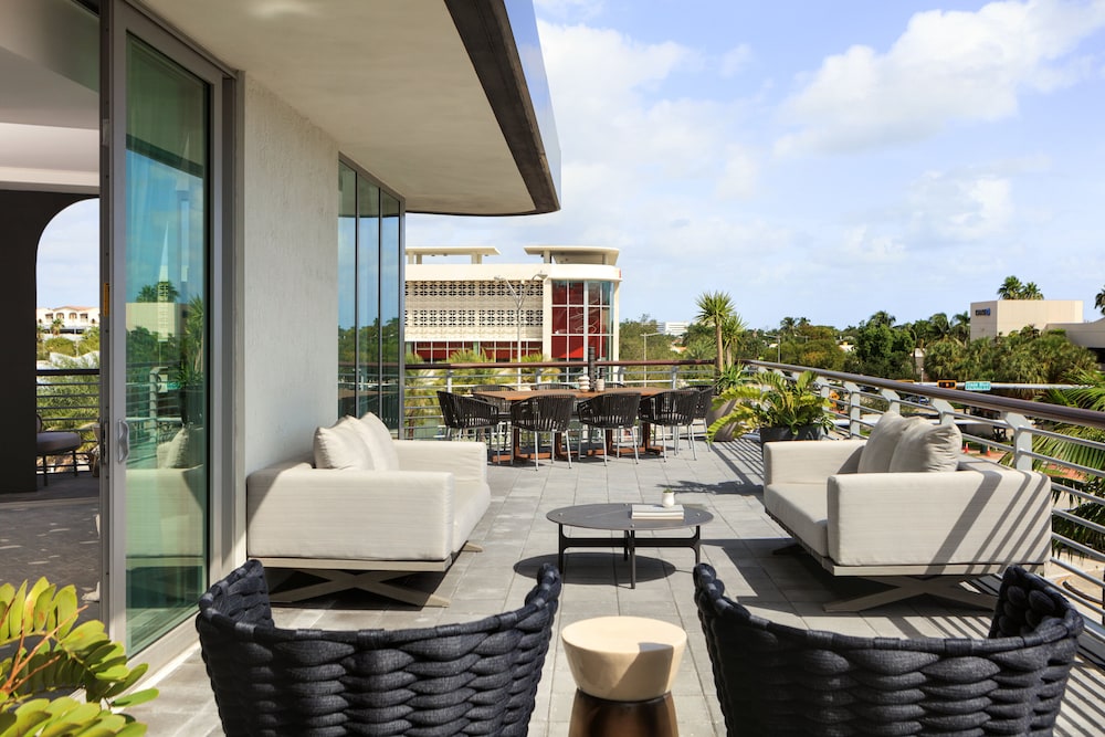Kimpton Hotel Palomar South Beach by IHG — Restaurant & bars in Miami, Florida
