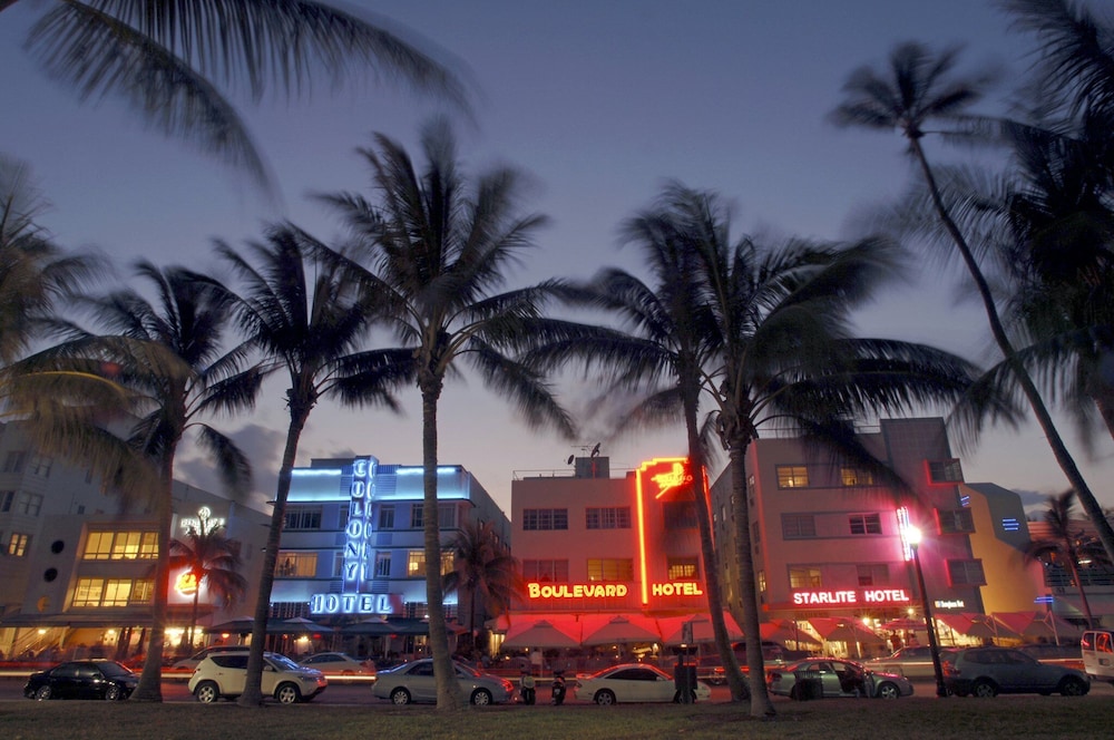 Kimpton Hotel Palomar South Beach by IHG — Hotel building in Miami, Florida