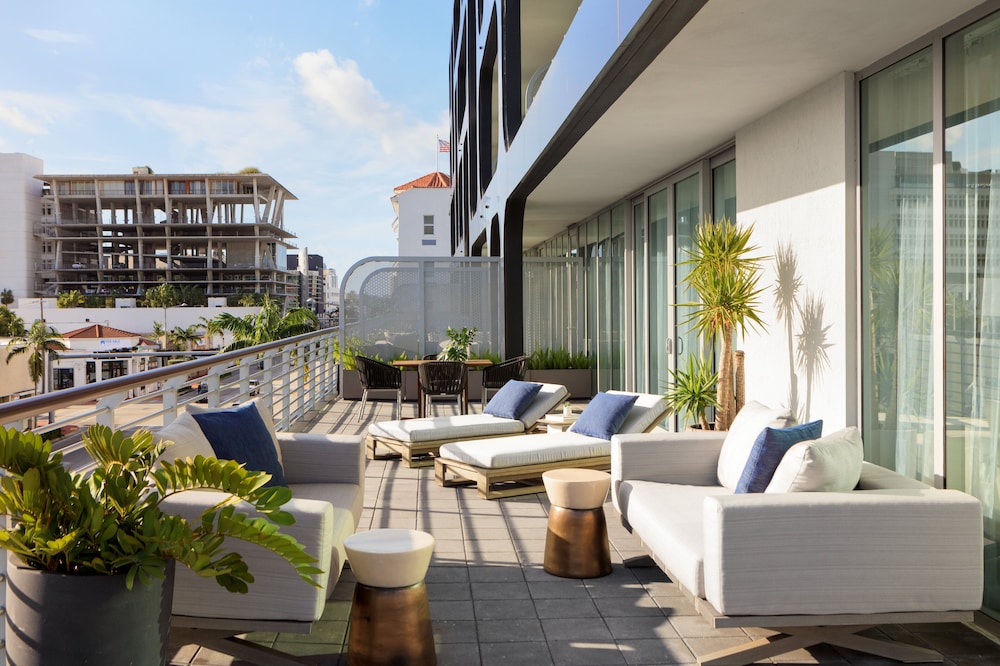Kimpton Hotel Palomar South Beach by IHG — Hotel building in Miami, Florida
