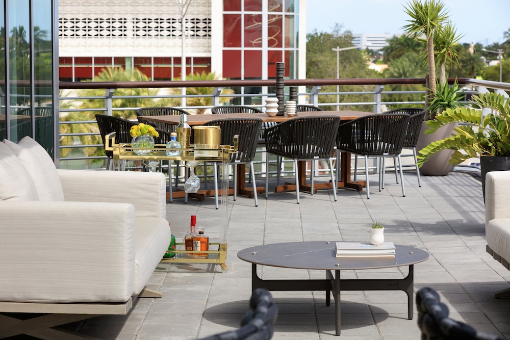 Kimpton Hotel Palomar South Beach by IHG — Restaurant & bars in Miami, Florida