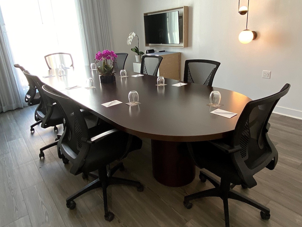 Kimpton Hotel Palomar South Beach by IHG — Restaurant & bars in Miami, Florida