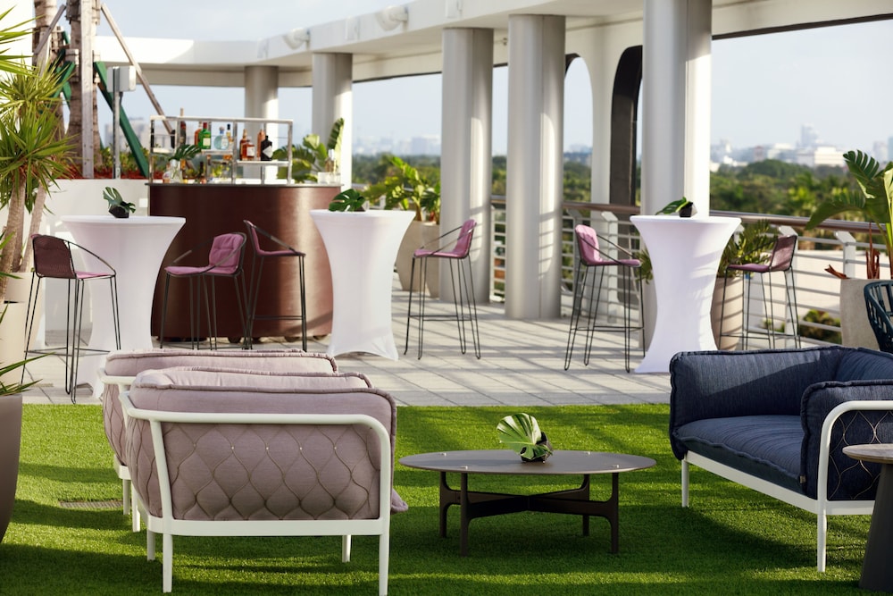 Kimpton Hotel Palomar South Beach by IHG — Restaurant & bars in Miami, Florida