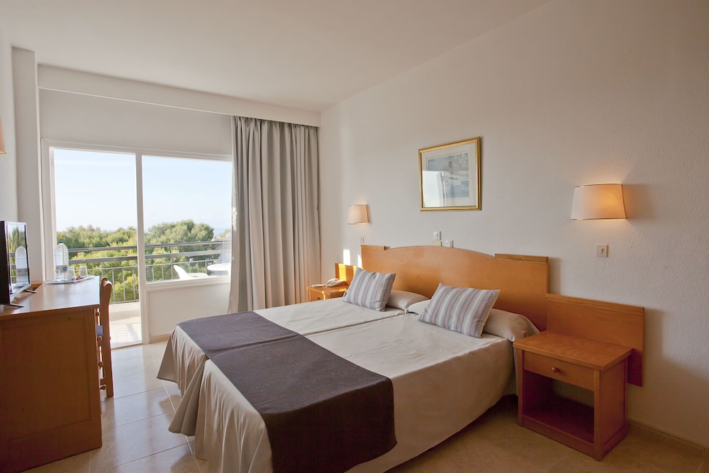 Hotel Cabot Cala Ferrera — Hotel rooms in Cala d´Or, Balearic Islands