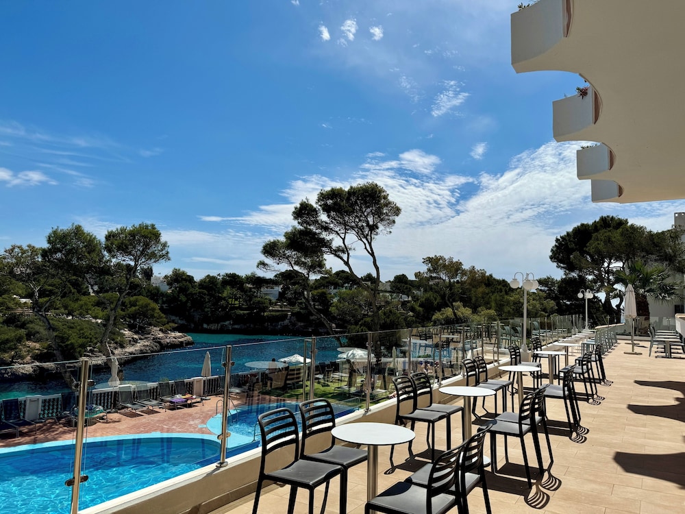 Hotel Cabot Cala Ferrera — Restaurant & bars in Cala d´Or, Balearic Islands