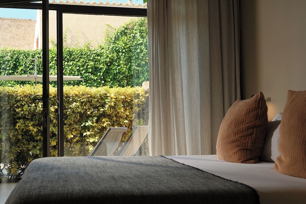 Can Aulí Luxury Retreat — Hotel rooms in Pollenca, Balearic Islands