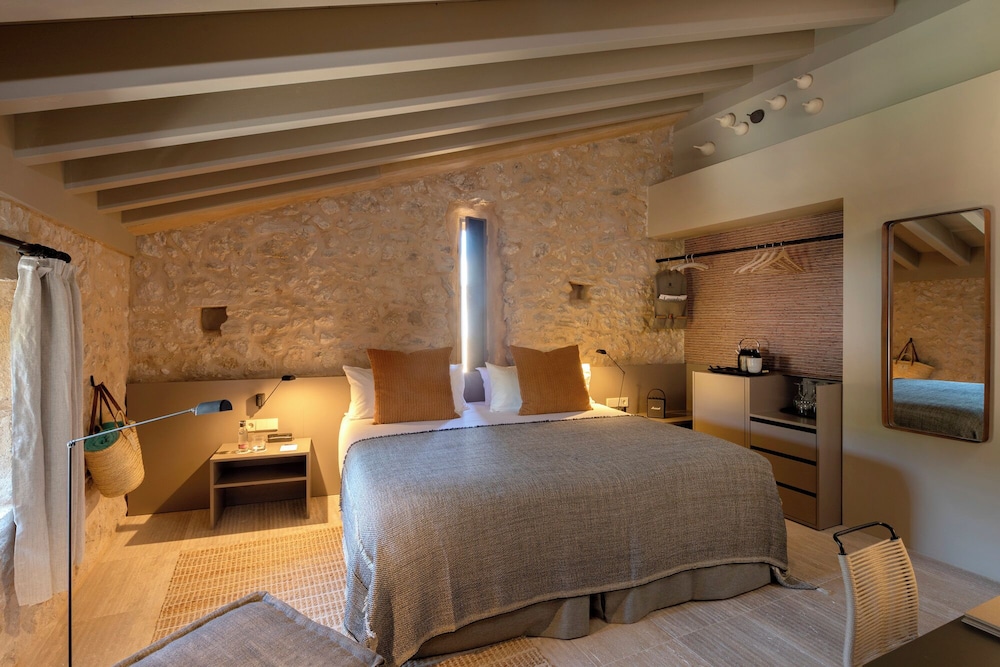 Can Aulí Luxury Retreat — Hotel rooms in Pollenca, Balearic Islands