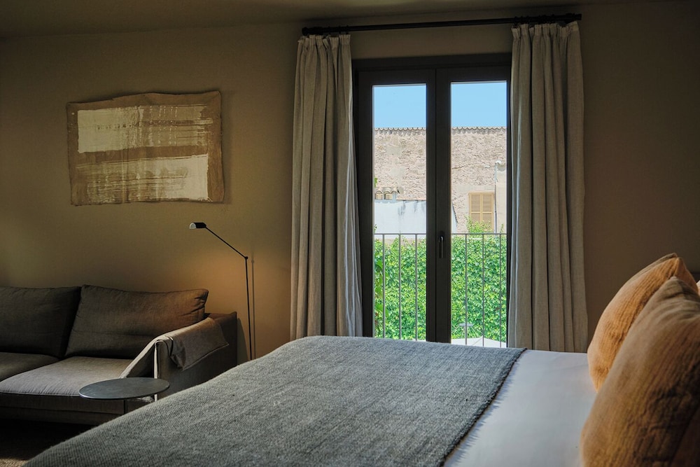 Can Aulí Luxury Retreat — Hotel rooms in Pollenca, Balearic Islands