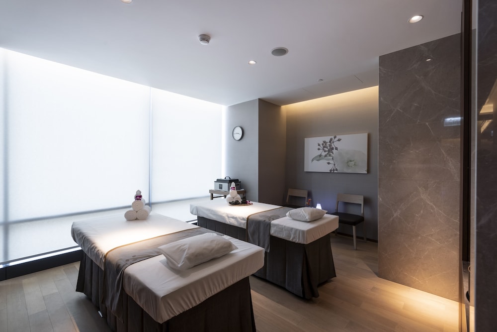 Carlton Hotel Bangkok Sukhumvit — Spa in Bangkok, Bangkok