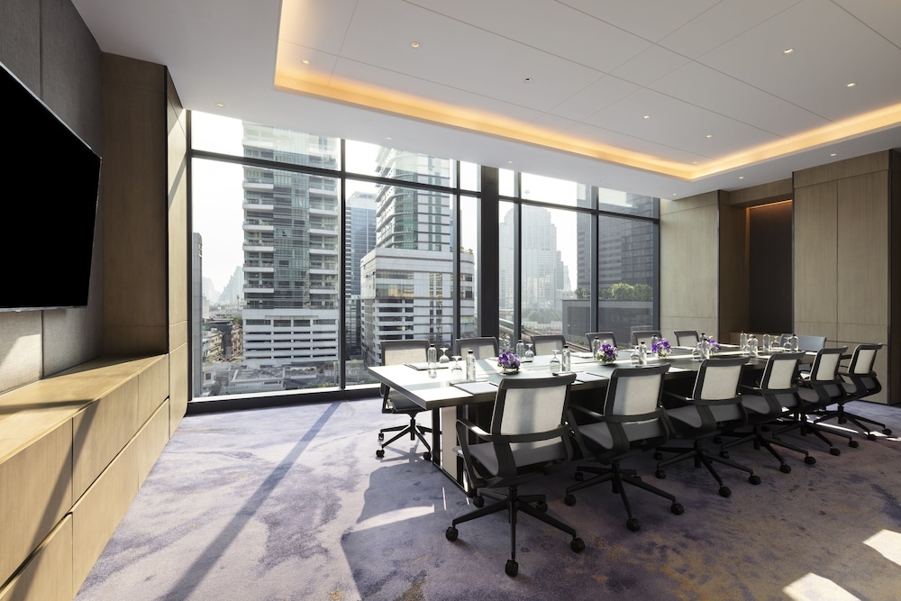 Carlton Hotel Bangkok Sukhumvit — Hotel building in Bangkok, Bangkok