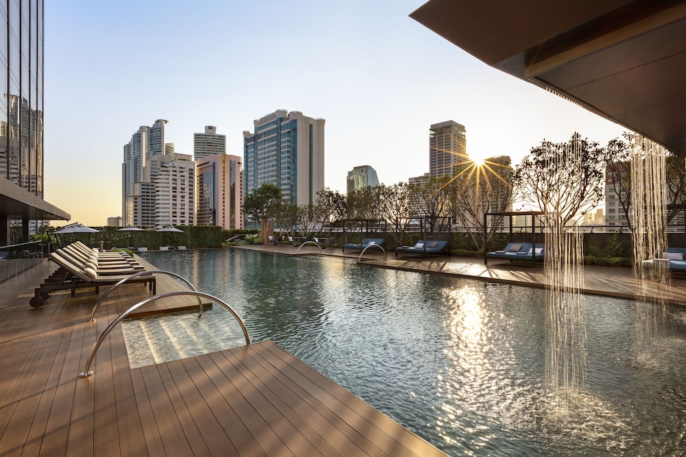 Carlton Hotel Bangkok Sukhumvit — Swimming pool in Bangkok, Bangkok