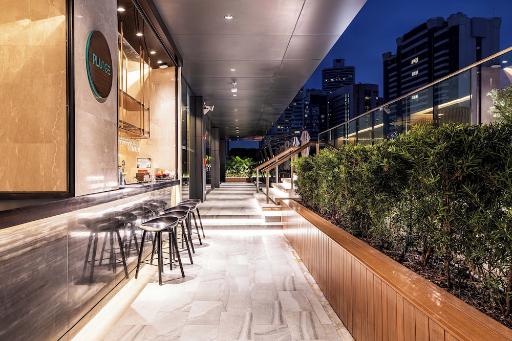 Carlton Hotel Bangkok Sukhumvit — Restaurant & bars in Bangkok, Bangkok