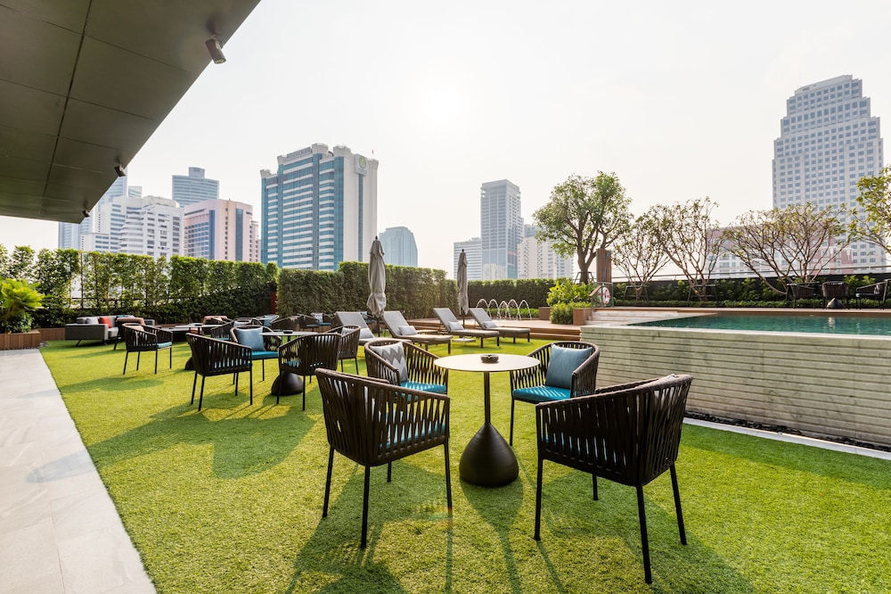 Carlton Hotel Bangkok Sukhumvit — Restaurant & bars in Bangkok, Bangkok