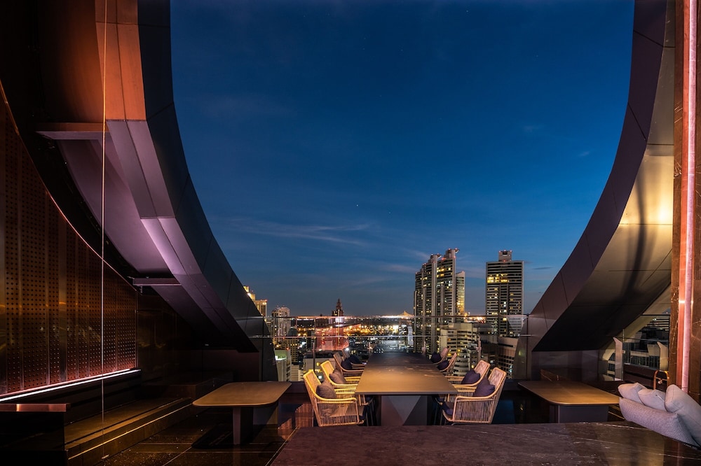Carlton Hotel Bangkok Sukhumvit — Restaurant & bars in Bangkok, Bangkok