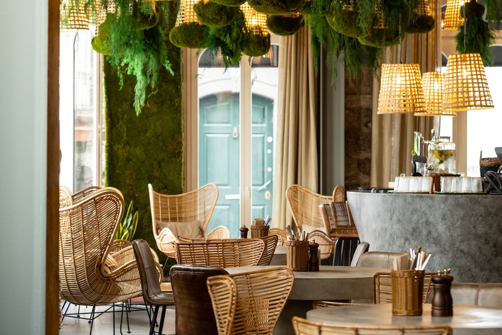Hotel Caju — Restaurant & bars in Funchal, Madeira