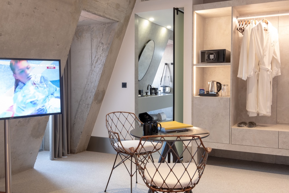 Hotel Caju — Hotel rooms in Funchal, Madeira