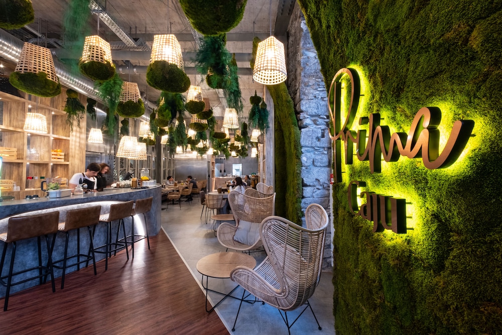 Hotel Caju — Restaurant & bars in Funchal, Madeira