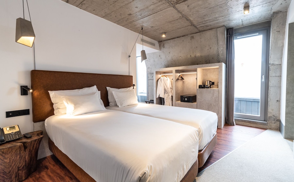 Hotel Caju — Hotel rooms in Funchal, Madeira