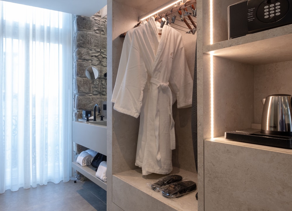 Hotel Caju — Hotel rooms in Funchal, Madeira