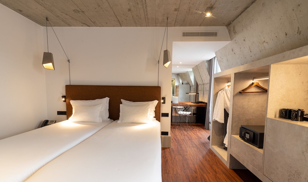 Hotel Caju — Hotel rooms in Funchal, Madeira