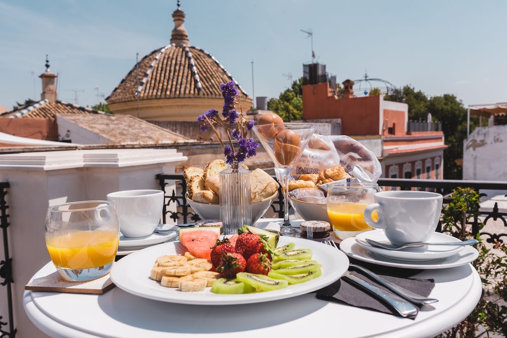 Hotel Vincci Selección Unuk 5* GL — Restaurant & bars in Seville, Andalusia
