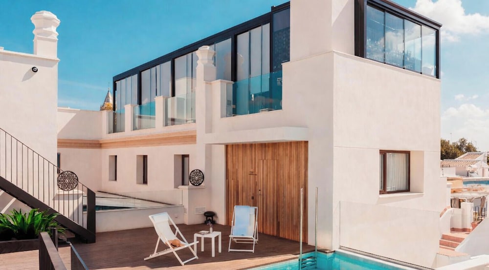 Hotel Vincci Selección Unuk 5* GL — Swimming pool in Seville, Andalusia