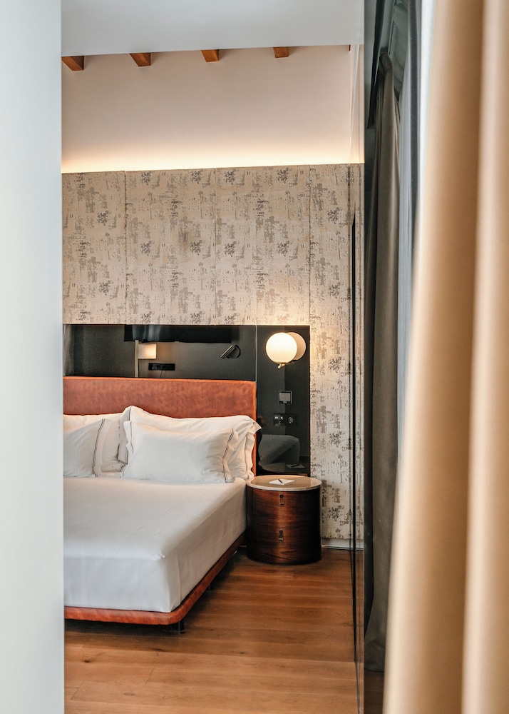 Hotel Vincci Selección Unuk 5* GL — Hotel rooms in Seville, Andalusia