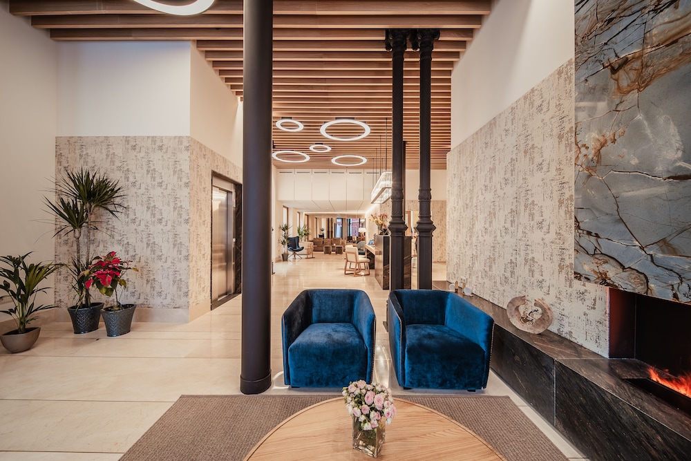 Hotel Vincci Selección Unuk 5* GL — Hotel building in Seville, Andalusia