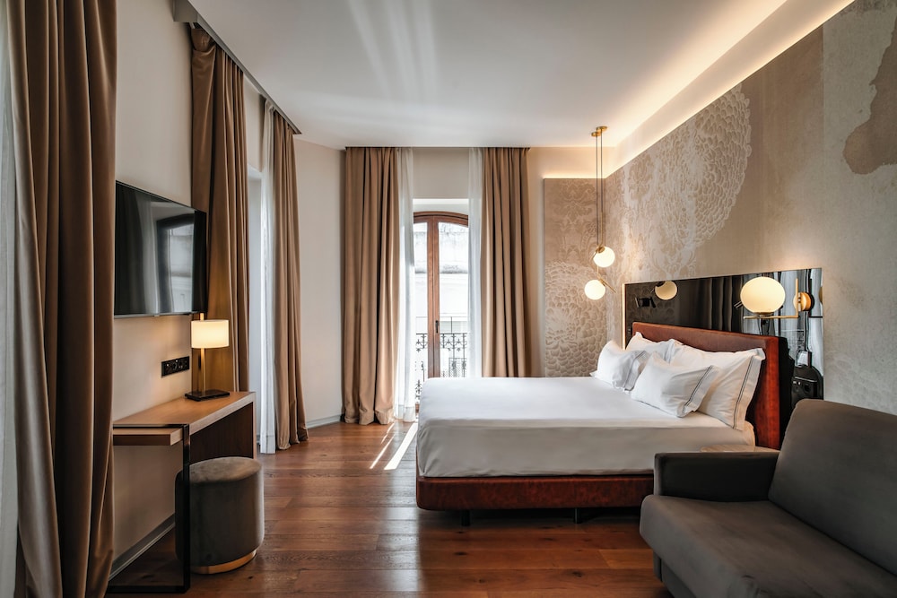 Hotel Vincci Selección Unuk 5* GL — Hotel rooms in Seville, Andalusia
