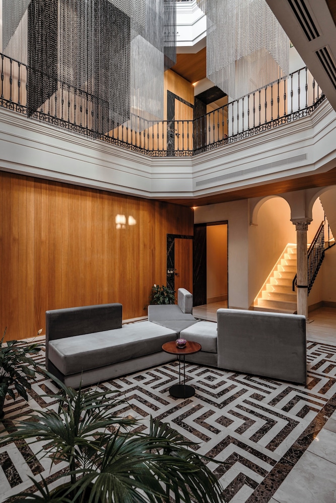Hotel Vincci Selección Unuk 5* GL — Hotel building in Seville, Andalusia
