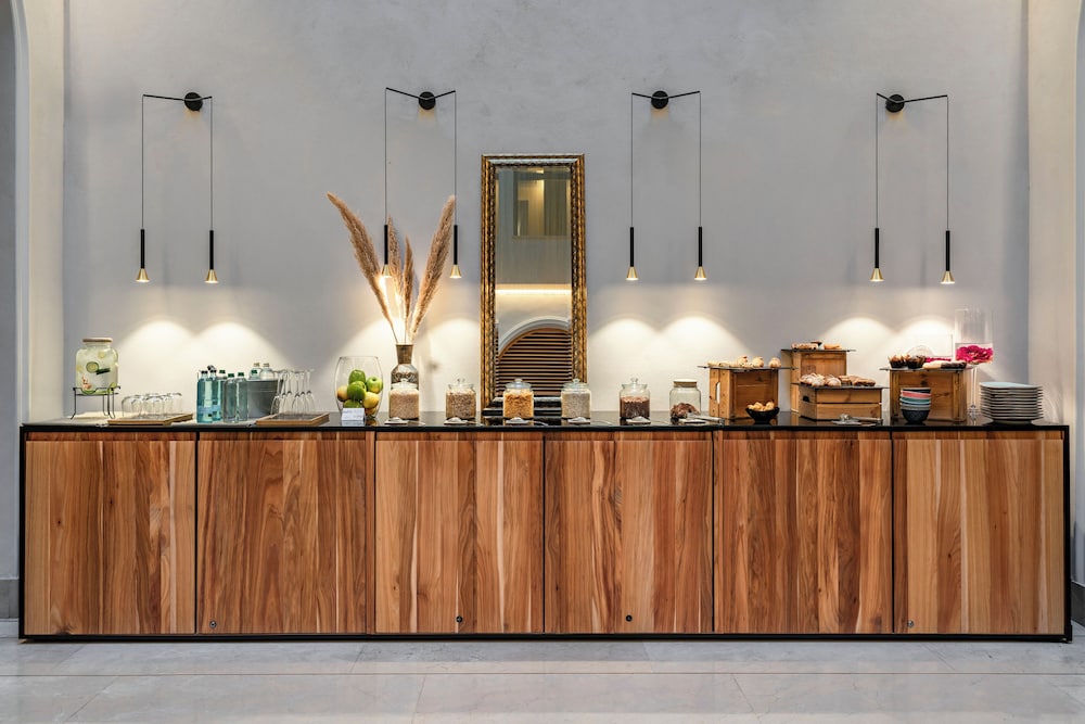 Hotel Vincci Selección Unuk 5* GL — Restaurant & bars in Seville, Andalusia