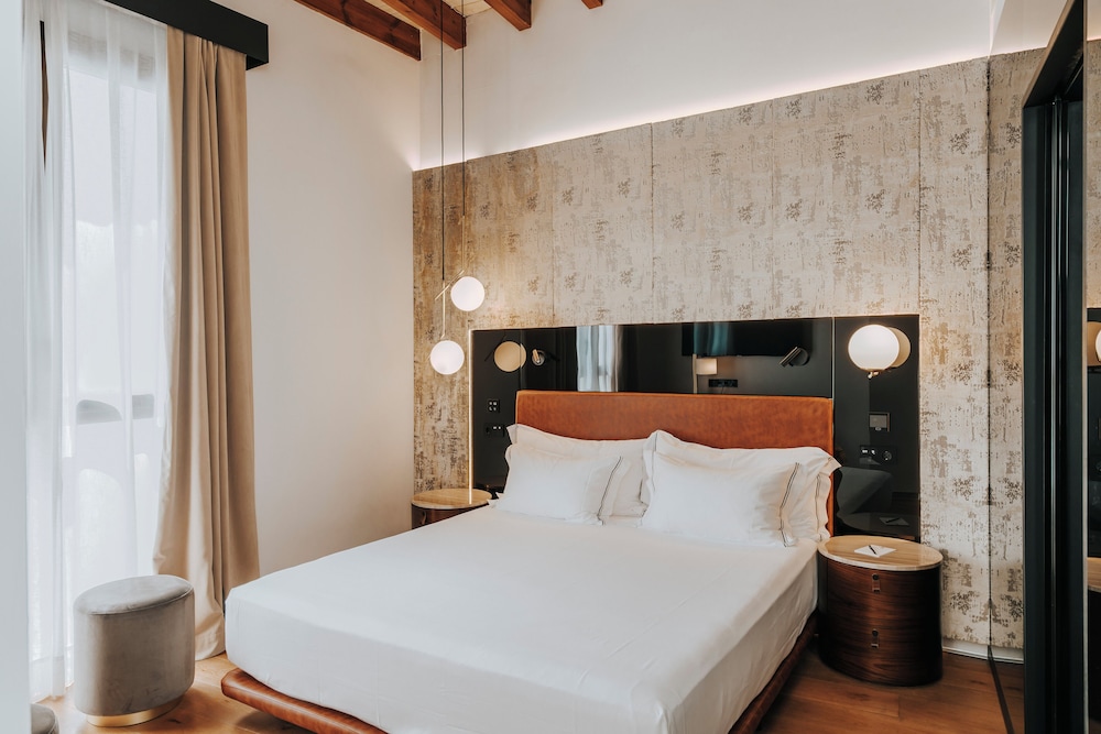 Hotel Vincci Selección Unuk 5* GL — Hotel rooms in Seville, Andalusia