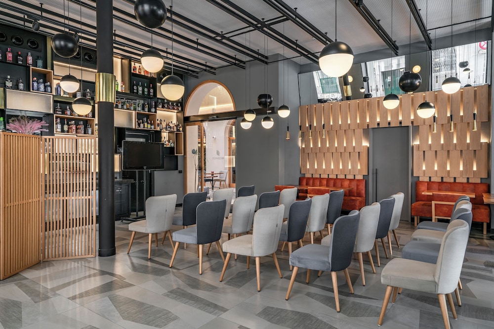 Hotel Vincci Selección Unuk 5* GL — Restaurant & bars in Seville, Andalusia