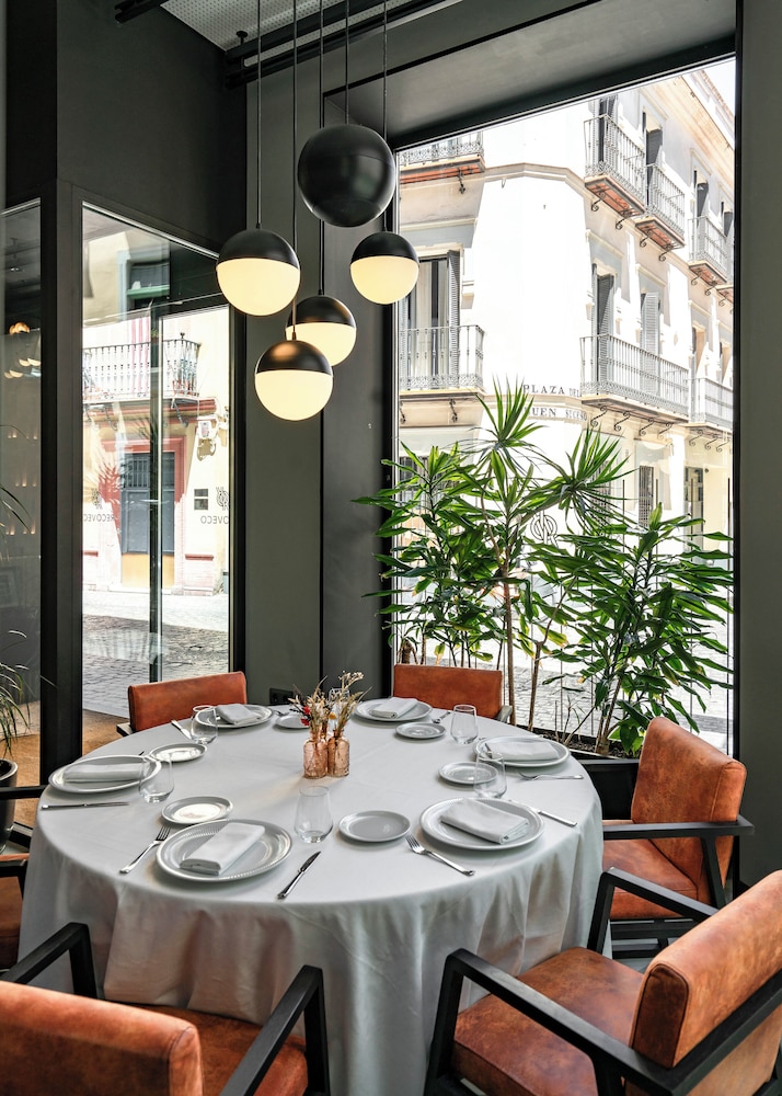 Hotel Vincci Selección Unuk 5* GL — Restaurant & bars in Seville, Andalusia
