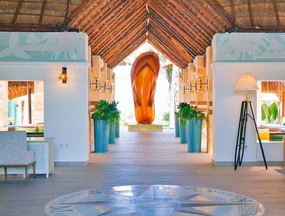Margaritaville Island Reserve Riviera Cancún - A Karisma All-Inclusive Experience for All — Hotel building in Puerto Morelos, Quintana Roo